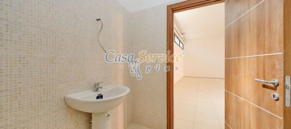 1 room Commercial property in Matino, Italy No. 110507 8