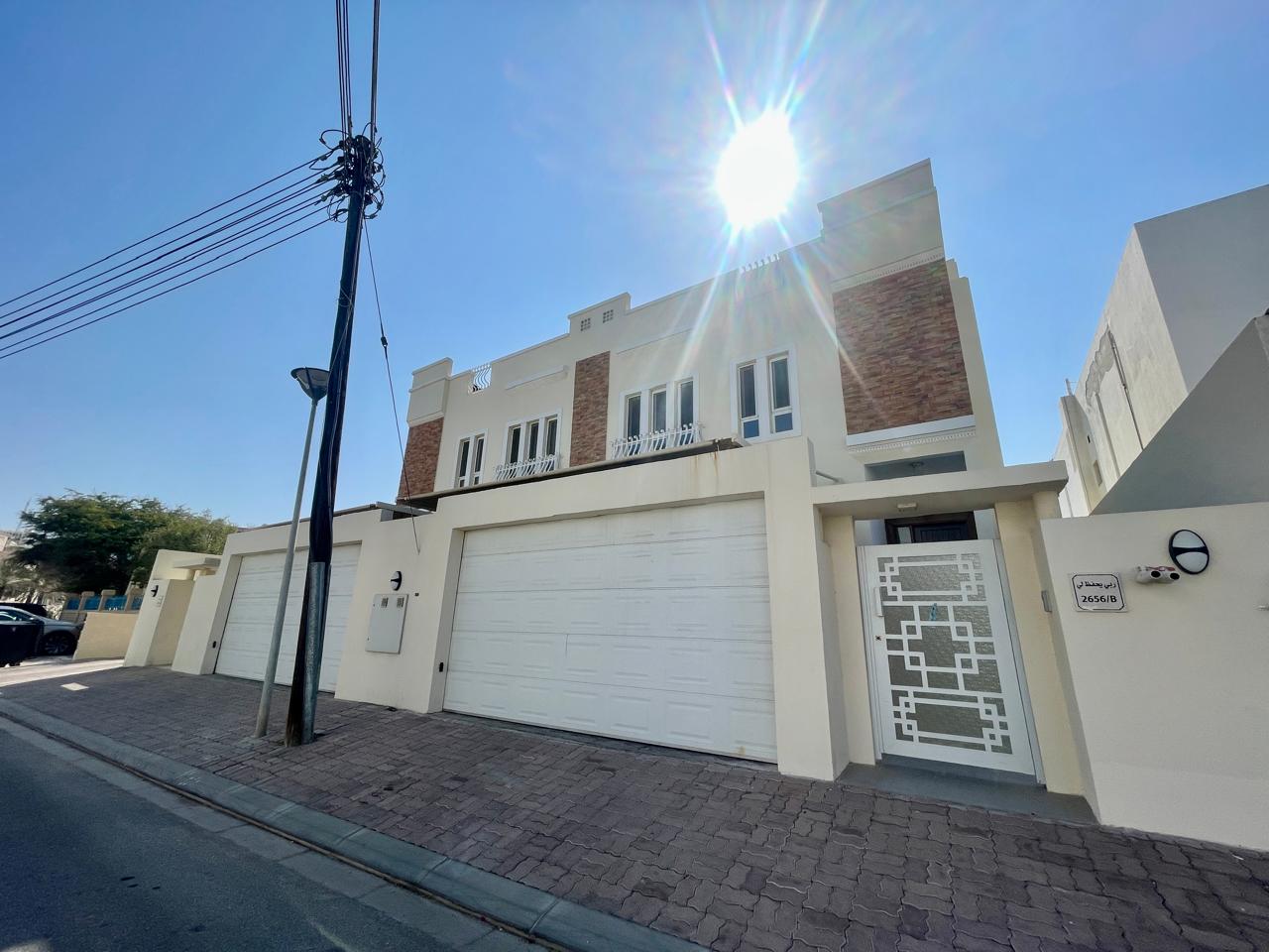 Недвижимость с 5 спальнями в Маскат, Оман № 1508