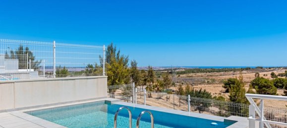 Villa T5 em San Miguel de Salinas, Spain N.º 59066 2