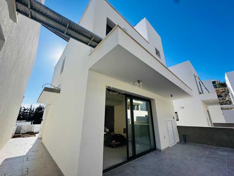 3 bedrooms House in Agios Athanasios, Cyprus No. 16431