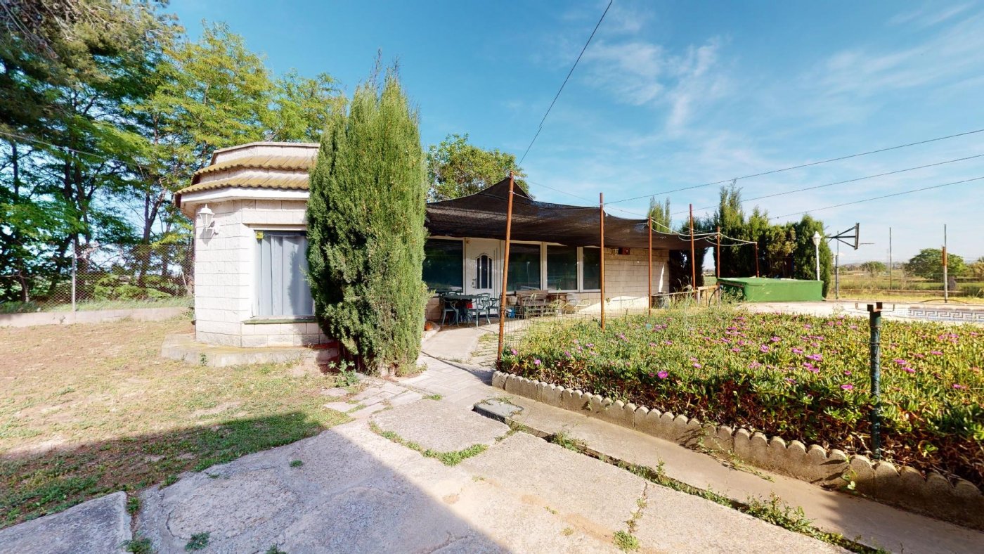 4 bedrooms House in Zaragoza, Spain No. 65167