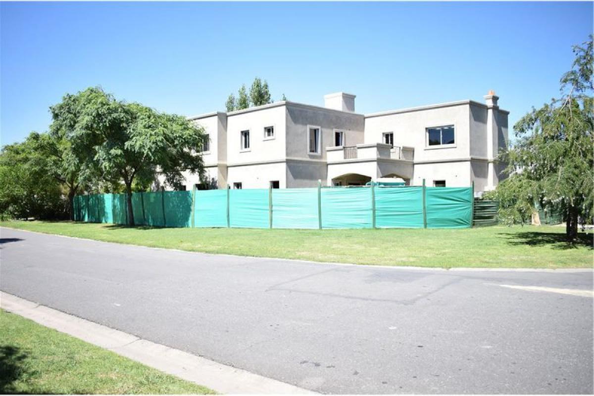 3 bedrooms House in Tigre, Argentina No. 57514