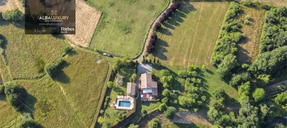 5 bedrooms Villa in Aulla, Italy No. 739 4