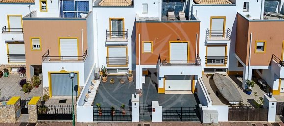 4 bedrooms Villa in Tavira, Portugal No. 226161 3