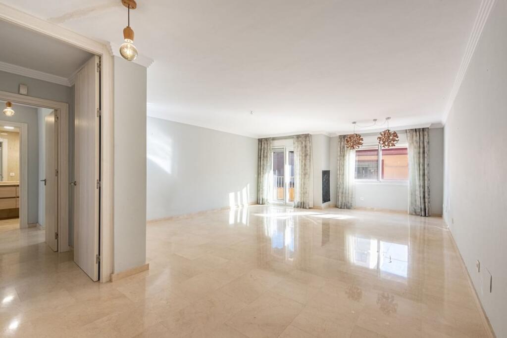 4 bedrooms Apartment in Fuengirola, Spain No. 183276