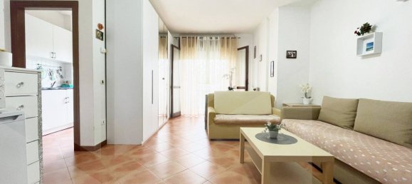 2 rooms Apartment in Rome, Italy No. 34051 2