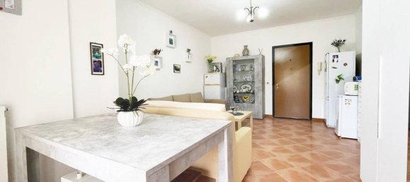 2 rooms Apartment in Rome, Italy No. 34051 6