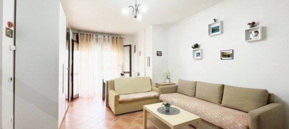 2 rooms Apartment in Rome, Italy No. 34051 4