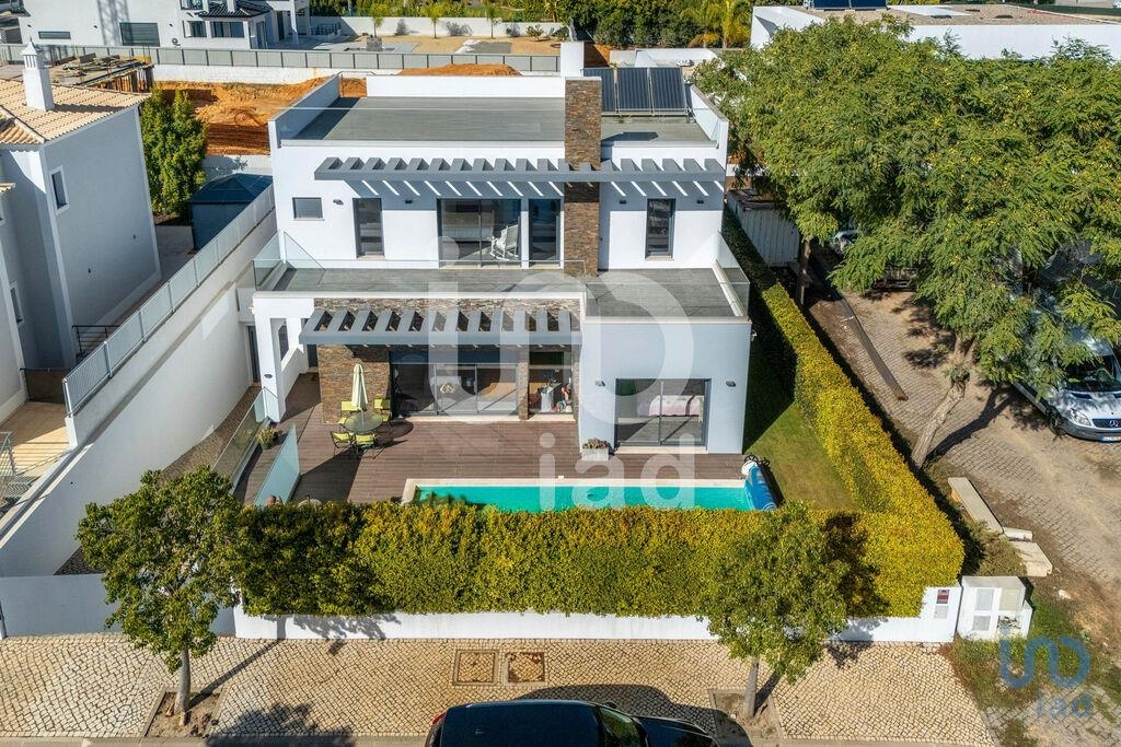 3 bedrooms House in Quarteira, Portugal No. 125223