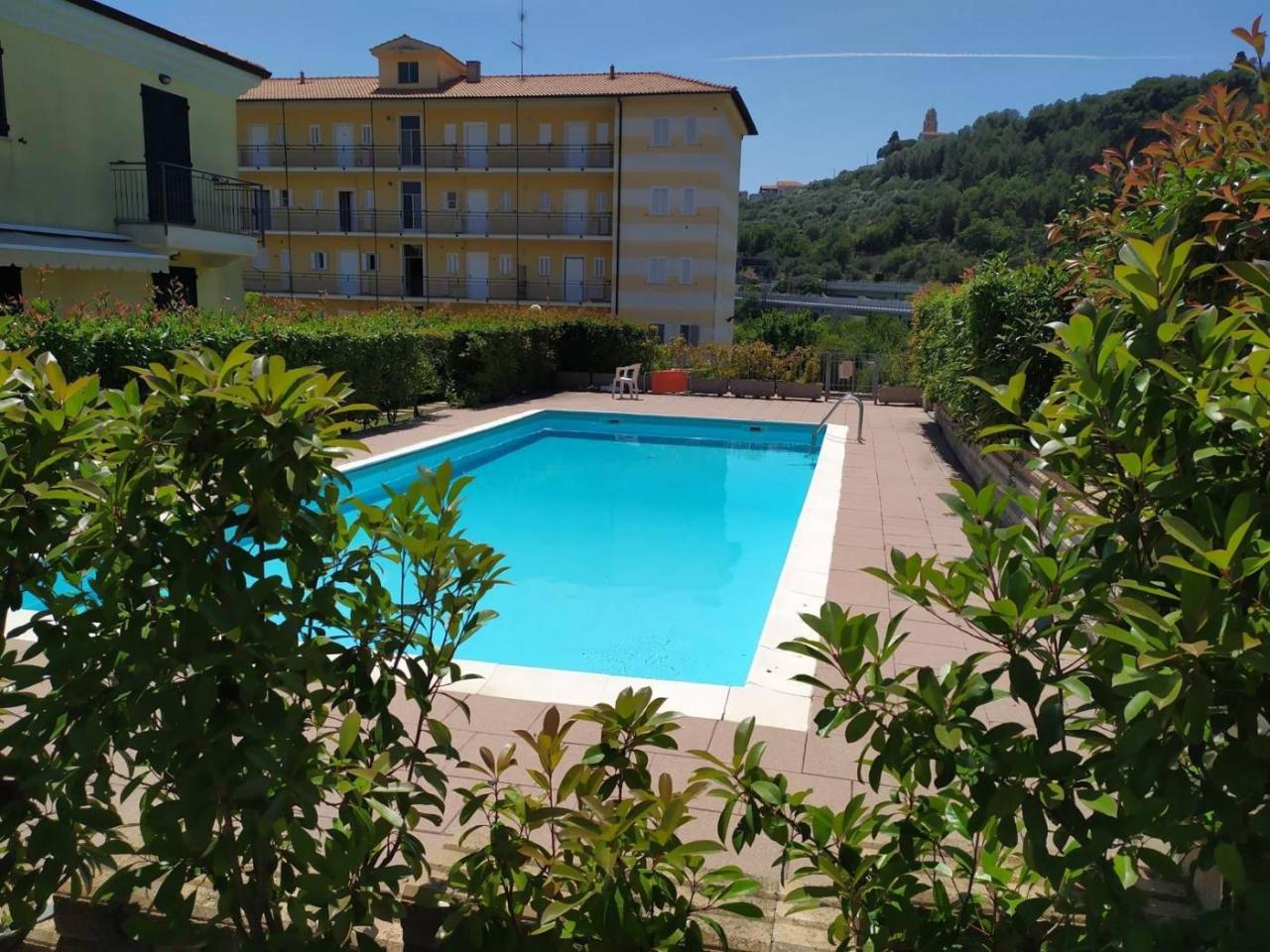 3 rooms Apartment in Diano Castello, Italy No. 26595