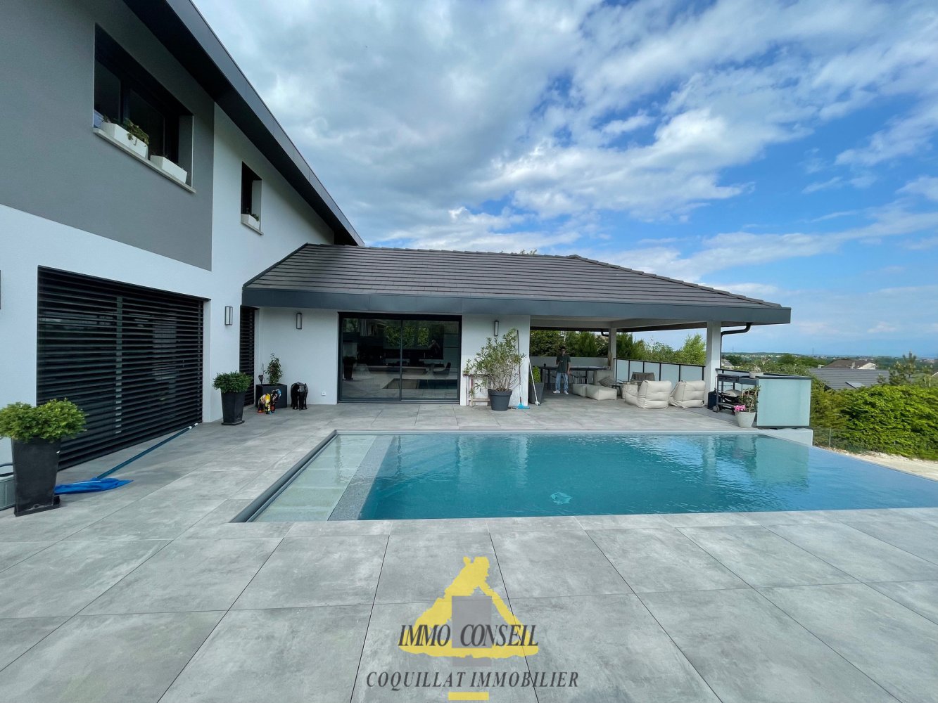 5 bedrooms Villa in Divonne-les-Bains, France No. 196634