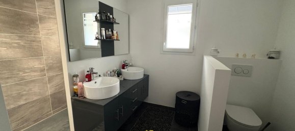 5 bedrooms Villa in Divonne-les-Bains, France No. 196634 10