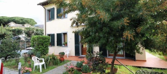 4 rooms Villa in Lucca, Italy No. 48015 27