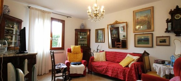 4 rooms Villa in Lucca, Italy No. 48015 9