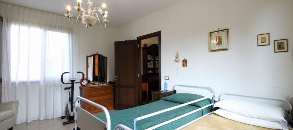 4 rooms Villa in Lucca, Italy No. 48015 20