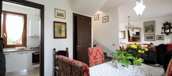4 rooms Villa in Lucca, Italy No. 48015 13
