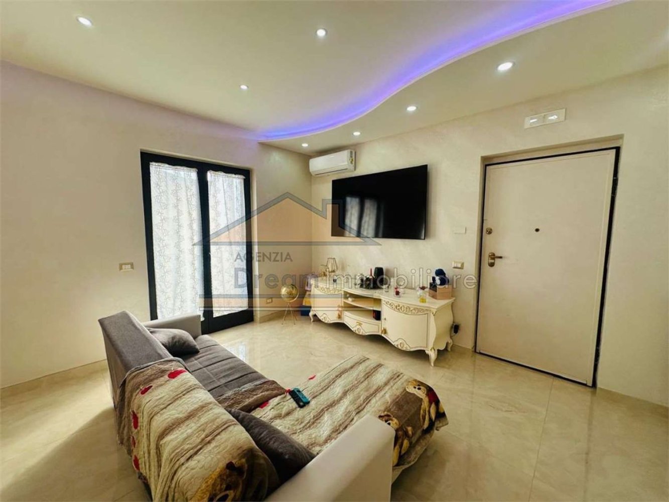 3 rooms Apartment in Giugliano in Campania, Italy No. 282372