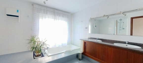 5 bedrooms House in Coma-Ruga, Spain No. 289646 22