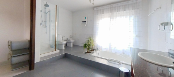 5 bedrooms House in Coma-Ruga, Spain No. 289646 21