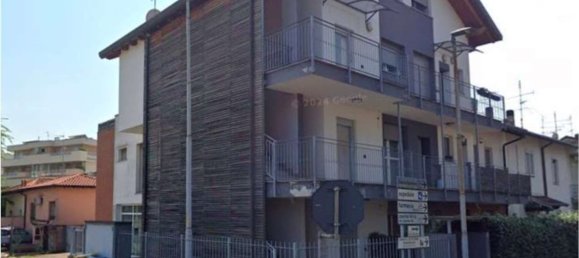 5 rooms Apartment in Rho, Italy No. 226883 2