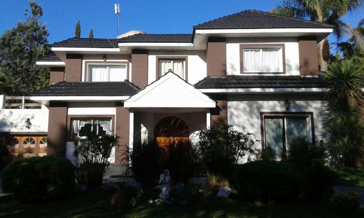 3 bedrooms House in Presidente Peron, Argentina No. 77581