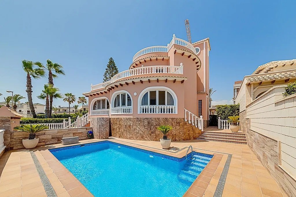 5 bedrooms House in Valencian Community, Spain No. 284826