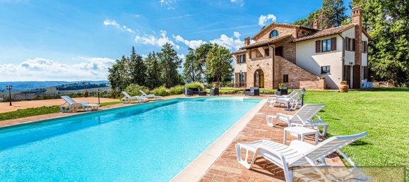 4 bedrooms House in Castiglione del Lago, Italy No. 415 2