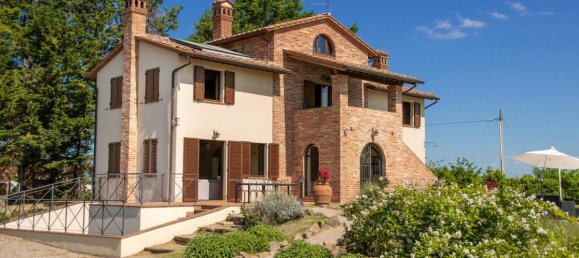 4 bedrooms House in Castiglione del Lago, Italy No. 415 6