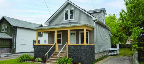 3 bedrooms House in Port Colborne, Canada No. 844 3