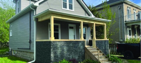 3 bedrooms House in Port Colborne, Canada No. 844 2