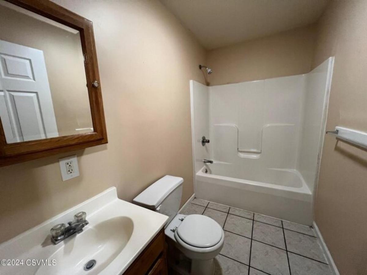 48 bedrooms House in Bloomsburg, USA No. 394547