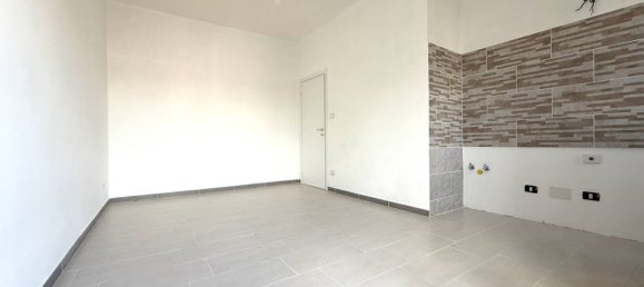 3 Schlafzimmer Wohnung in Settimo Torinese, Italy, Nr. 323113 5