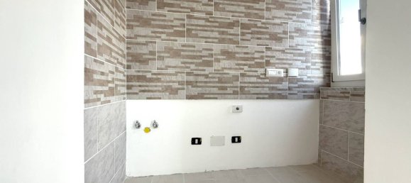 3 Schlafzimmer Wohnung in Settimo Torinese, Italy, Nr. 323113 4