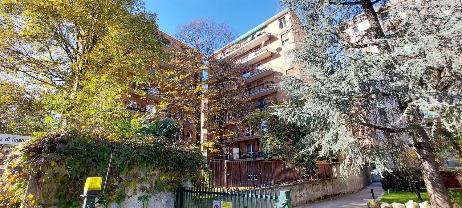 Apartamento de 3 divisões em Monza, Italy N.º 194656