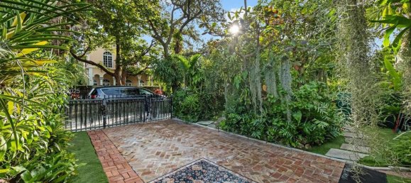 3 dormitorios villa en venta en Miami, Miami-Dade, Florida, USA № 615261 6
