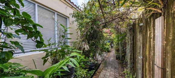 3 dormitorios villa en venta en Miami, Miami-Dade, Florida, USA № 615261 5