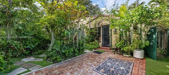 3 dormitorios villa en venta en Miami, Miami-Dade, Florida, USA № 615261 2