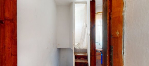 2 bedrooms House in Bagni di Lucca, Italy No. 237871 3