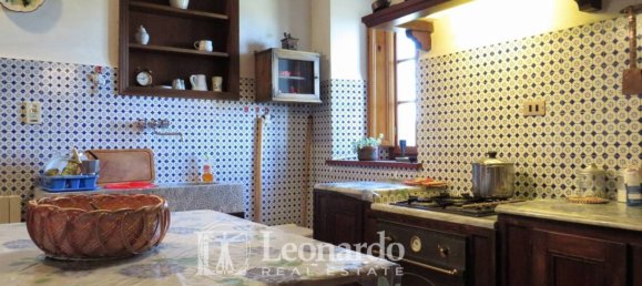 6 bedrooms House in Lucca, Italy No. 47964 15