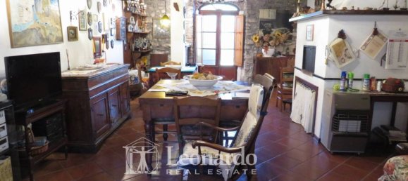 6 bedrooms House in Lucca, Italy No. 47964 8