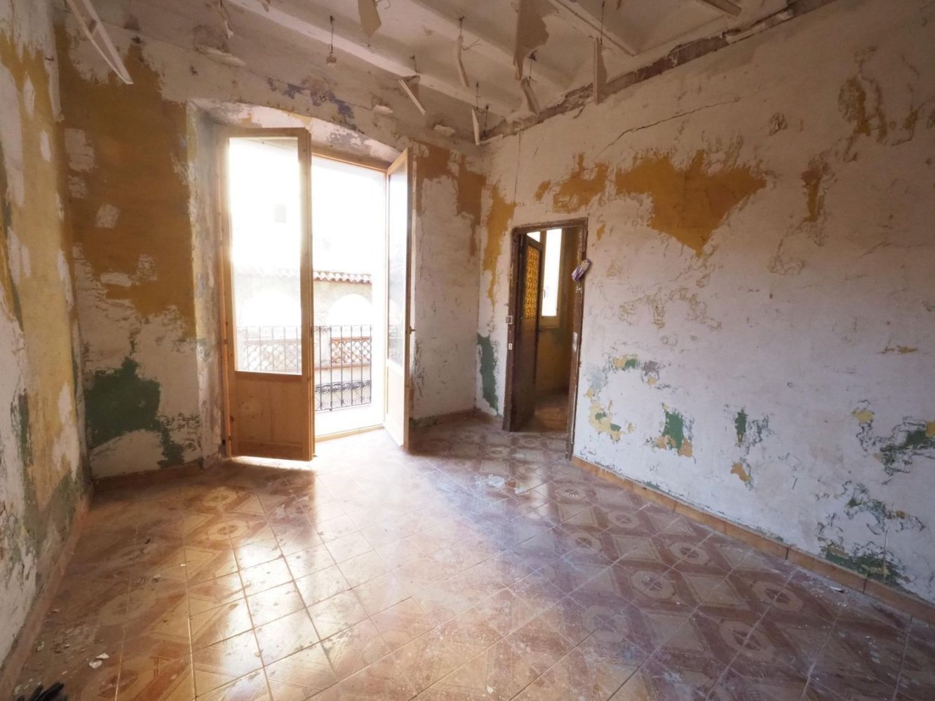 2 bedrooms Apartment in Ciutat Vella, Spain No. 137095