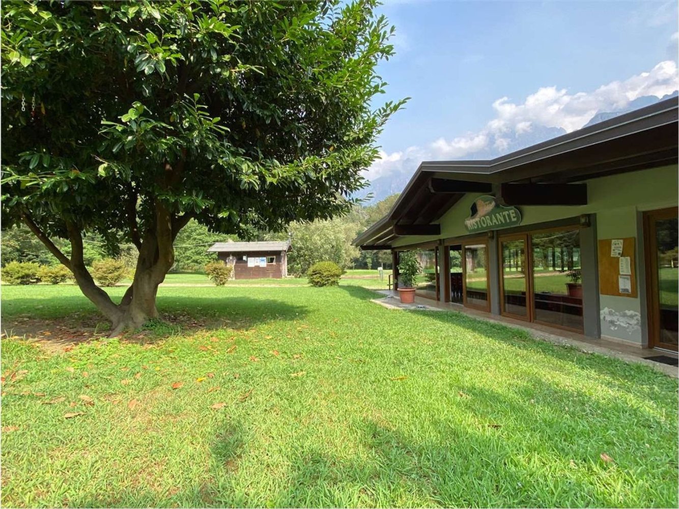  عقار تجاري في Ornavasso, Italy 904متر مربع رقم 165806