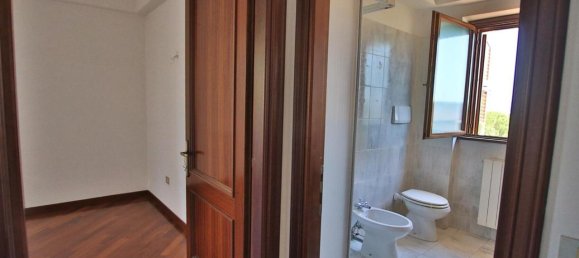 Квартира с 5 комнатами в Рим, Италия № 136699 12