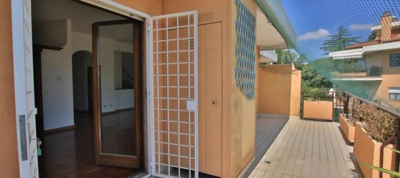 Квартира с 5 комнатами в Рим, Италия № 136699 6