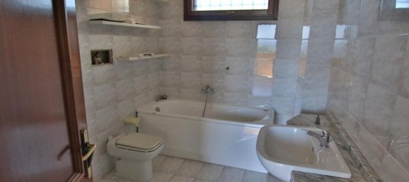 Квартира с 5 комнатами в Рим, Италия № 136699 11