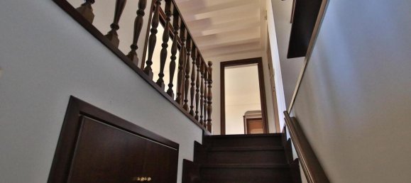 Квартира с 5 комнатами в Рим, Италия № 136699 9