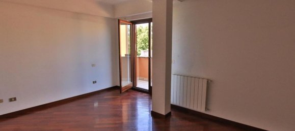 Квартира с 5 комнатами в Рим, Италия № 136699 7