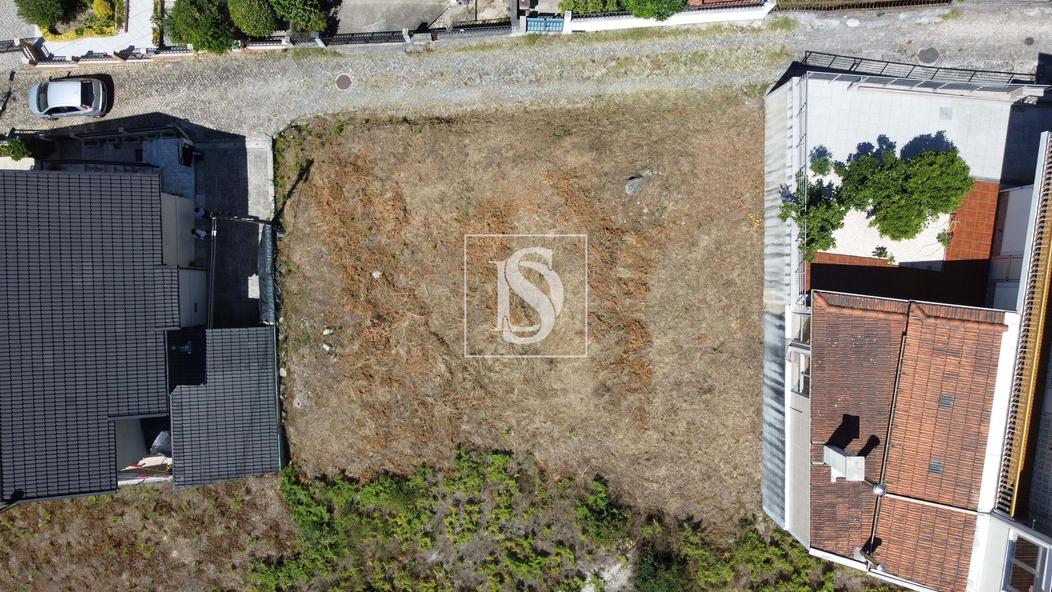 Terrain à Amarante, Portugal 302m² No. 206871