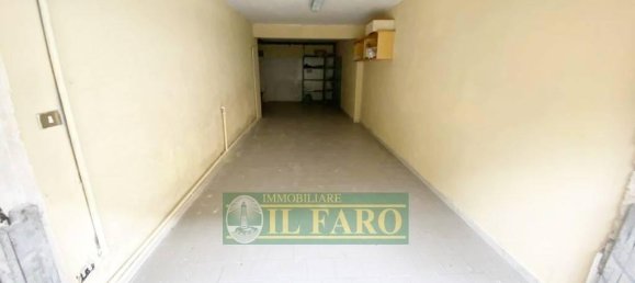 Garage à Giugliano in Campania, Italy 35m² No. 36337 3