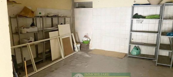 Garage à Giugliano in Campania, Italy 35m² No. 36337 2